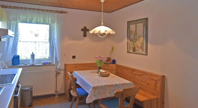Gorgeous Apartment in Wichsenstein With Private Terrace, Prenota Appartamento Goessweinstein Bayreuth