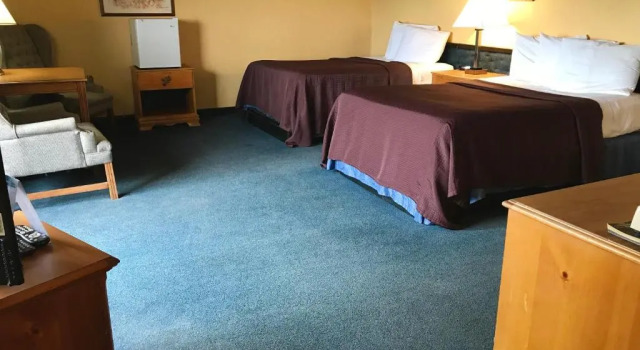 Четырёхместный номер Standard Don Q Inn