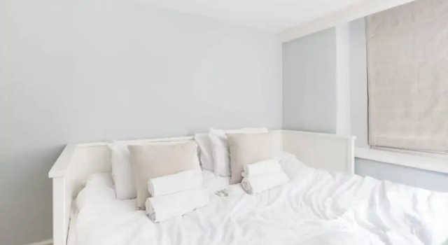 Flat for 4, Moments From Notting Hill and Subway!, Забронировать Отель Отели Лондона с парковкой, рядом с Музей торговых марок, упаковки и рекламы, Парковка