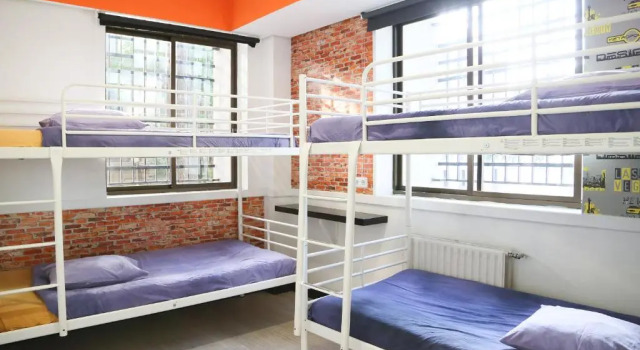 Кровать в общем номере (женский номер) Hostels Meetingpoint