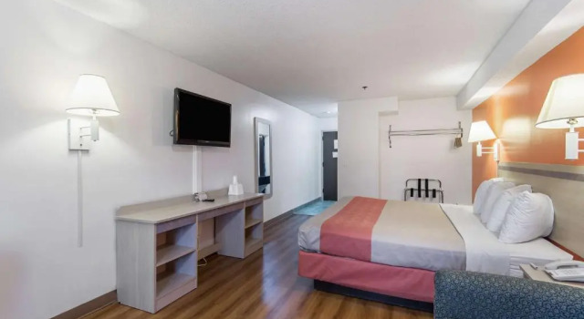 Номер Deluxe Motel 6-Lawrence, KS