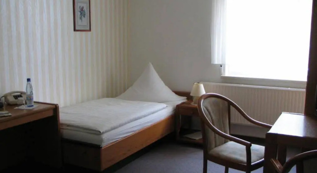 Pension Der kleine Nachbar, Book Hotel Gotha Luther Trail