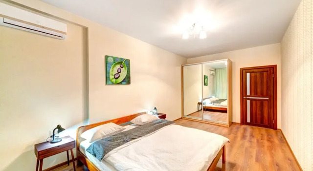Apartment Predslavinskaya 57-84, Buchen Sie Ferienwohnung Kiew Kyiv Region, in der Nähe von Einkaufszentrum Ocean Plaza