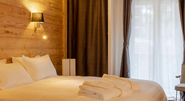 Hotel SNOW CHILL, Забронировать Отель Отели Ризуль с парковкой, Парковка