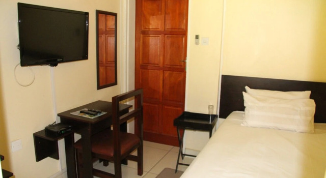 Desert Springs, Rezerwuj Hotel Gaborone Botswana