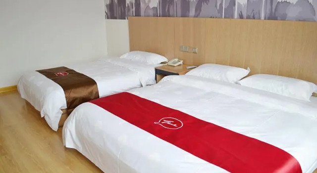 Семейный номер Standard Thank Inn Hotel Hebei Zhangjiakou Zhangbei County Tianbao New City