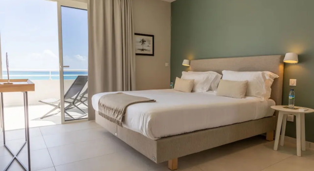 Вилла Luxury с 4 комнатами с видом на море Eden Roc Villas