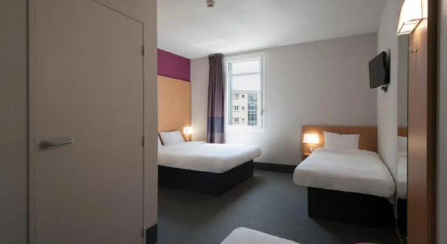 Четырёхместный номер B&B HOTEL Lyon Ouest Tassin