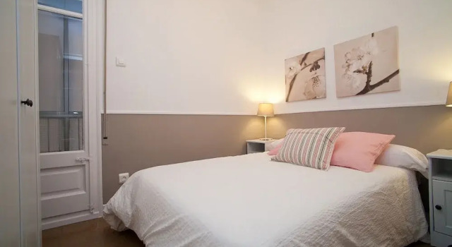 Cute & Spacious Eixample Apartment
