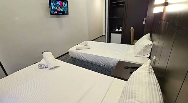Кровать в общем номере (мужской номер) Отель Crossway Baku