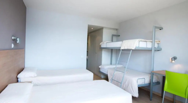 Четырёхместный номер Standard Мансарда Campus Cerdanya