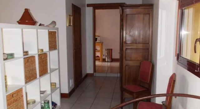 HOUSE LOCATION GiTE NEUVY, 1 PIèCE, 2 PERSONNES, Забронировать Отель Отели Бургундия-Франш-Конте с парковкой, Парковка