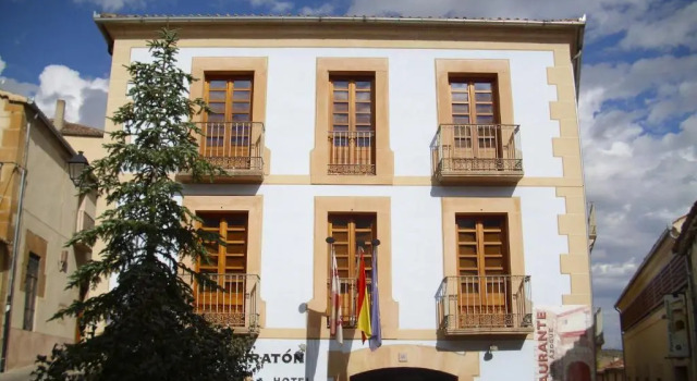 Hotel Vado del Duratón, Забронировать Отель Отели и гостиницы Сепульведа, рядом с Центр для посетителей парка природы Хосес-дель-Рио, Отель