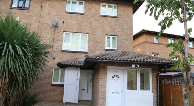 Budget 4-bedrooms In Thamesmead, Забронировать Дом для отпуска Виллы Большого Лондона, Вилла
