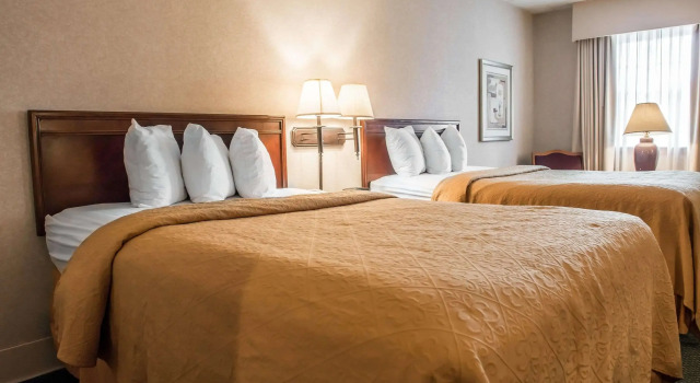 Четырёхместный номер Standard Quality Inn Pittsburgh Airport