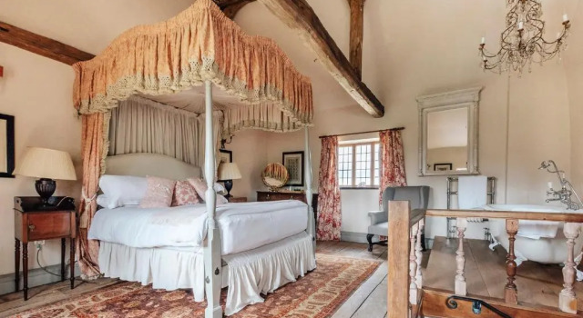 Lavish Tudor Estate Gardens - Sleeps 25, Boek Appartement Hotels in Norfolk met parkeren, Parkeren