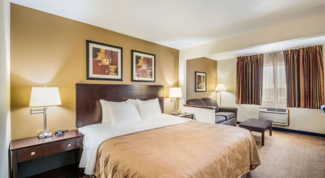 Номер Business Quality Inn & Suites Eldridge Davenport North