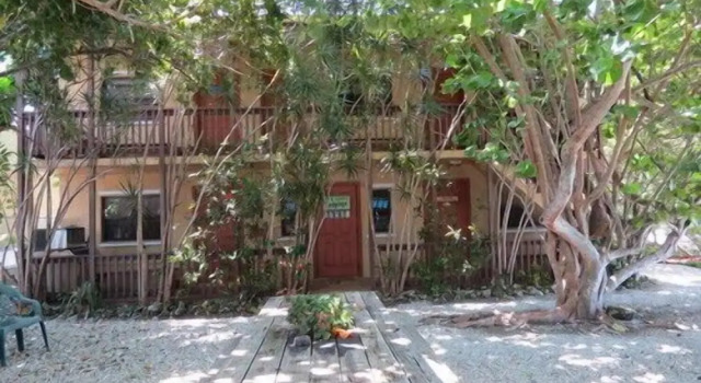 Ed & Ellens Lodging Key largo, Rezerwuj Apartament Hotele w Key Largo z parkingiem, Parking