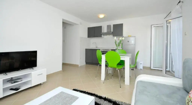 Apartmani Mijatović, Rezerwuj Hotel Hotele w Split-Dalmatia County z parkingiem, Parking