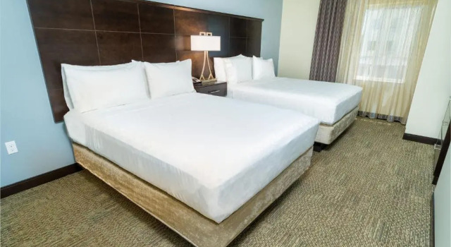 Четырёхместный номер Standard c 1 комнатой Staybridge Suites Newark - Fremont by IHG