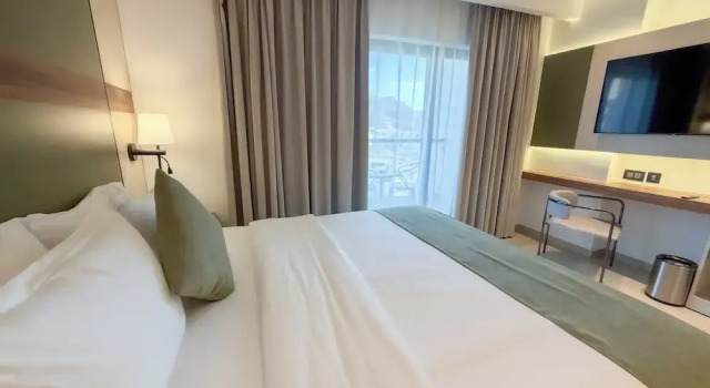 Standard Vierer Familie Zimmer mit eingeschränktem Meerblick Coral Beach Hotel & Spa