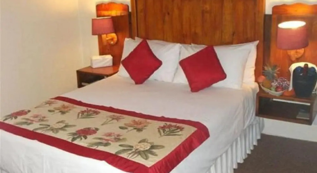Sandford Park Country Hotel, Забронировать Отель Бергвилль 