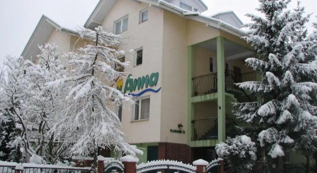 Dom Wypoczynkowy ANNA - pobyty również B&B, Забронировать Отель Колобжег Kolobrzeg Region, рядом с Причал Колобжега