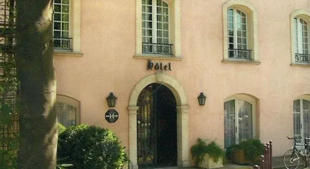 Hôtel les Echevins, Забронировать Отель Тараскон ViaRhona
