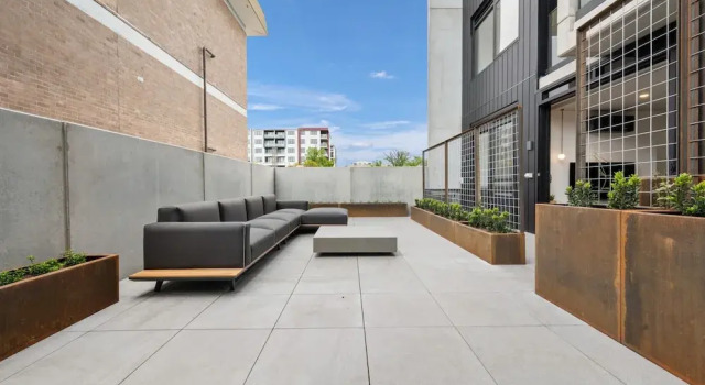 Unwind in Elegance: Your Perfect Braddon Apartment, Buchen Sie Ferienwohnung Braddon Australian Capital Territory