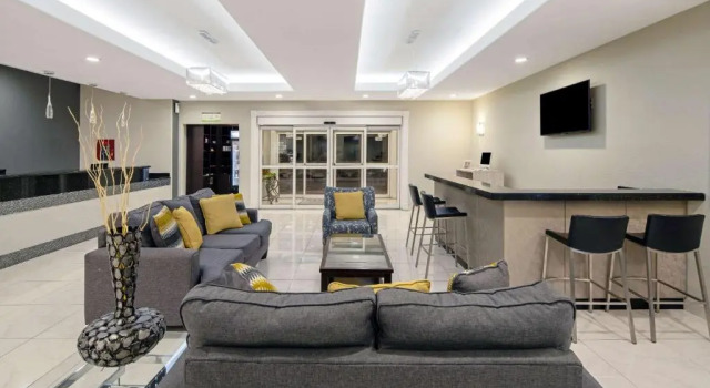 La Quinta Inn & Suites by Wyndham Mercedes Outlet Mall, Buchen Sie Hotel Weslaco Rio Grande Valley