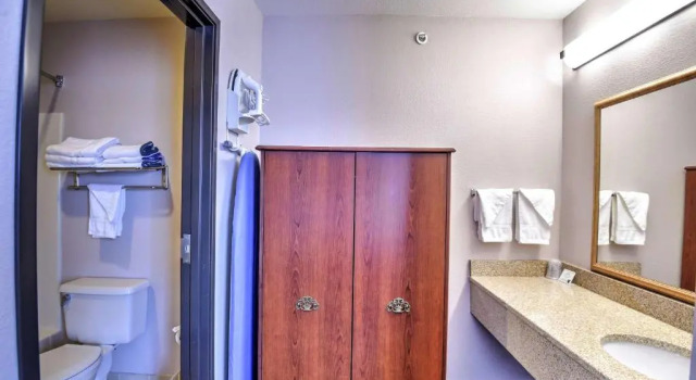 Номер Standard SureStay Hotel by Best Western Ottawa