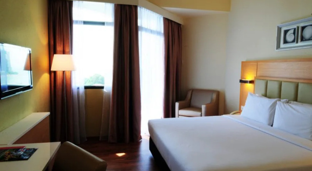 Двухместный номер Superior с частичным видом на море Hotel Sentral Seaview @ ​Beachfront