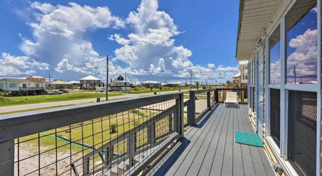 Lovely Dauphin Island Cottage w/ Deck & Gulf Views, Boek Vakantiehuis Dauphin Island Alabama