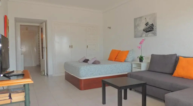 Carihuela Palace Studio 308 Beach Playa, Забронировать Отель Отели Торремолинос с бассейном, рядом с Парафия Архангела Михаила, Бассейн