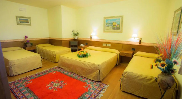 Трёхместный номер Standard Hotel Patriarchi