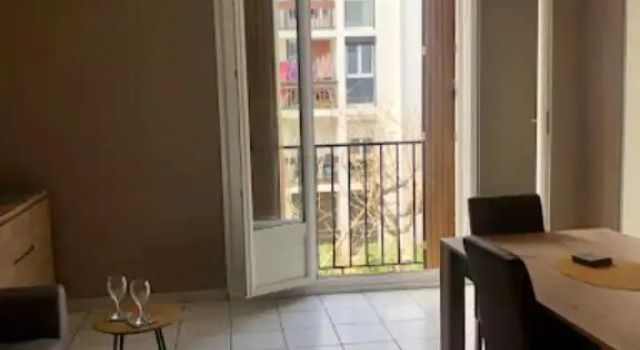 Апартаменты 2 Bed Apartment Near the Coast & City Center