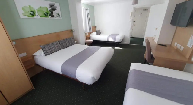 Четырёхместный номер Standard Star Hotel