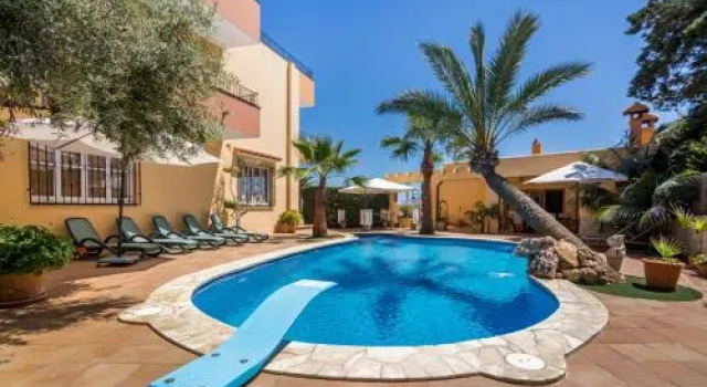 Villa Palmera, Boek Villa Hotels in Ibiza-stad met zwembad, Zwembad