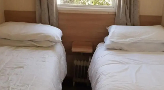 Caravan on Combe Haven - Sleeps 8 & Pet Friendly, Забронировать Отель Отели Исторического графства Суссекса с парковкой, Парковка
