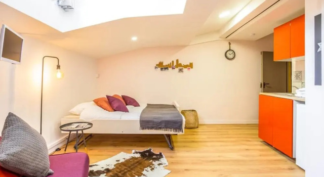 Clublord - Charming Little Cocoon in Vieux Lyon, Rezerwuj Hotel Hotele w Rhône z parkingiem, Parking