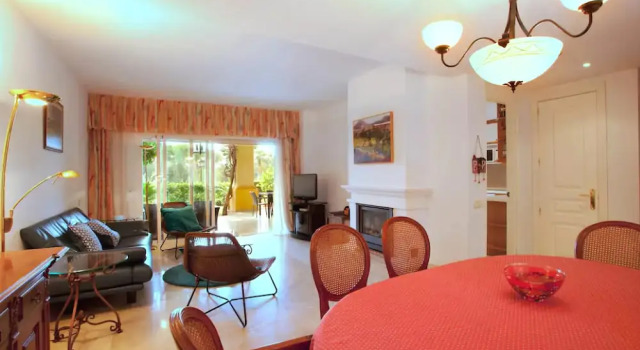 Villa Rio Real Marbella, Забронировать Вилла Отели Марбелья с парковкой, рядом с Пляж Эль-Пинильо, Парковка
