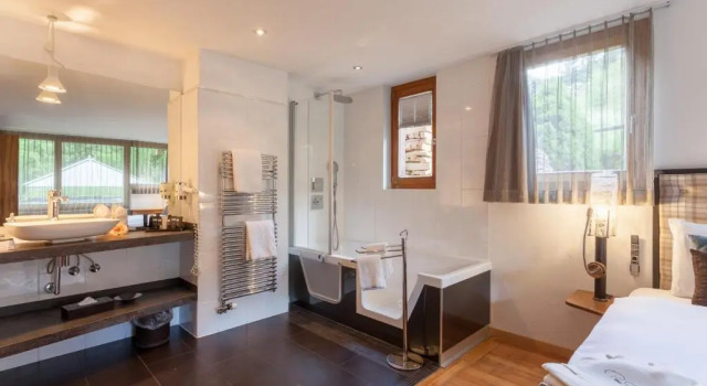 Люкс с 2 комнатами Suitenhotel Zurbriggen