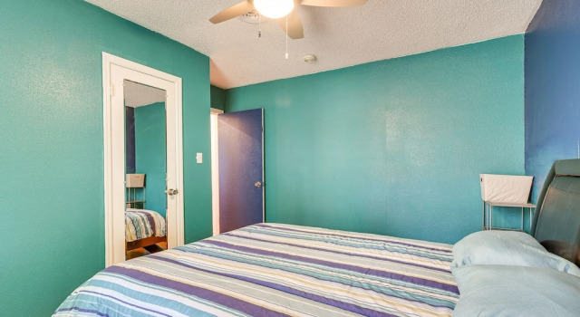 Коттедж Lake Jackson Home w/ Yard, 14 Mi to Beaches!