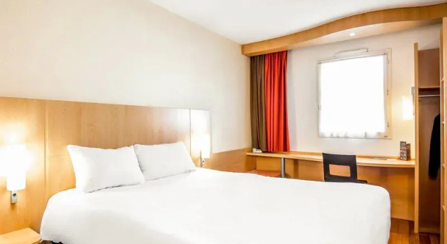 Трёхместный номер Standard ibis Cambrai