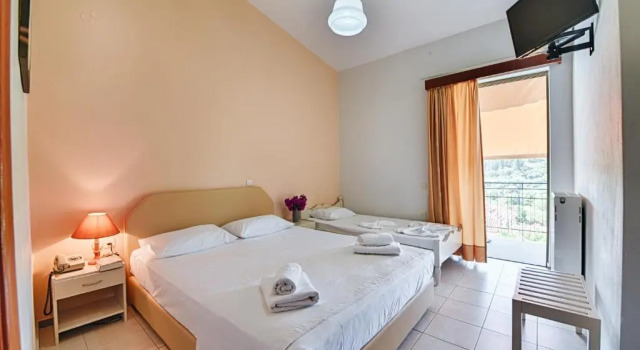 Семейный номер Standard Ionis Hotel