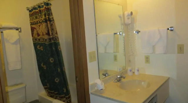 Четырёхместный номер Standard Big Horn Lodge