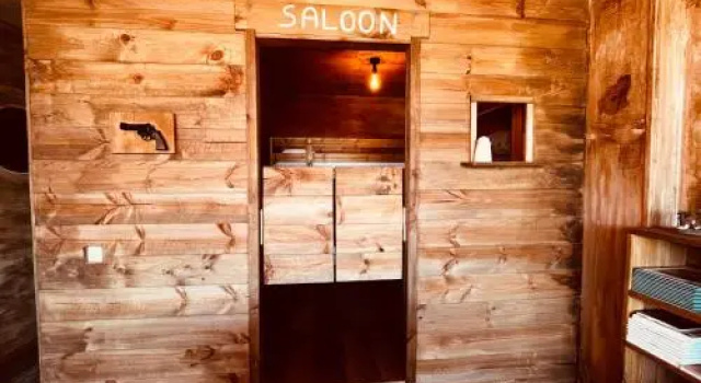 Old West House Pantano De San Juan, Varaa Huoneisto Hotellit Madridin maakunta pysäköinnillä, Pysäköinti