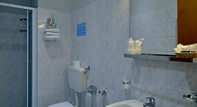 Economy huone Astor Hotel