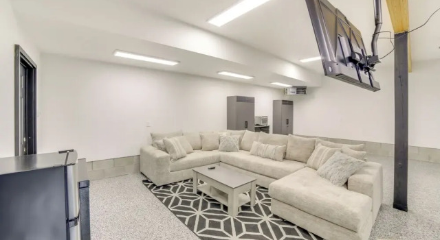 Коттедж Walk to Waterfront: Michigan Retreat w/ Game Room