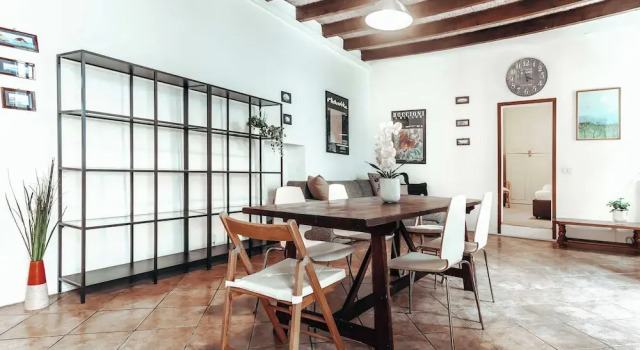 Stunning Flat near the Duomo, Забронировать Апартаменты/квартира Милан Ломбардия, рядом с Colonne di San Lorenzo